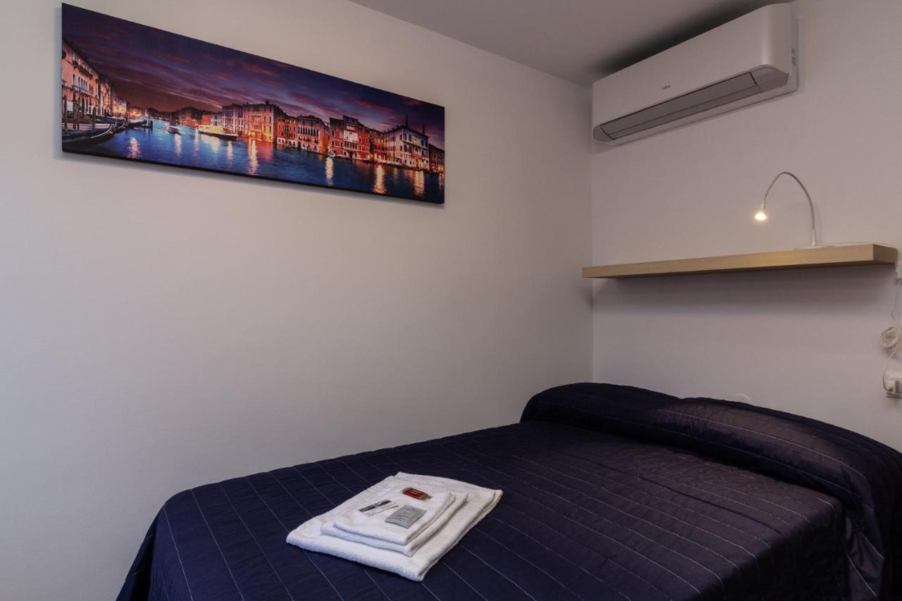 Veneziacentopercento Apartments & Rooms Exteriör bild