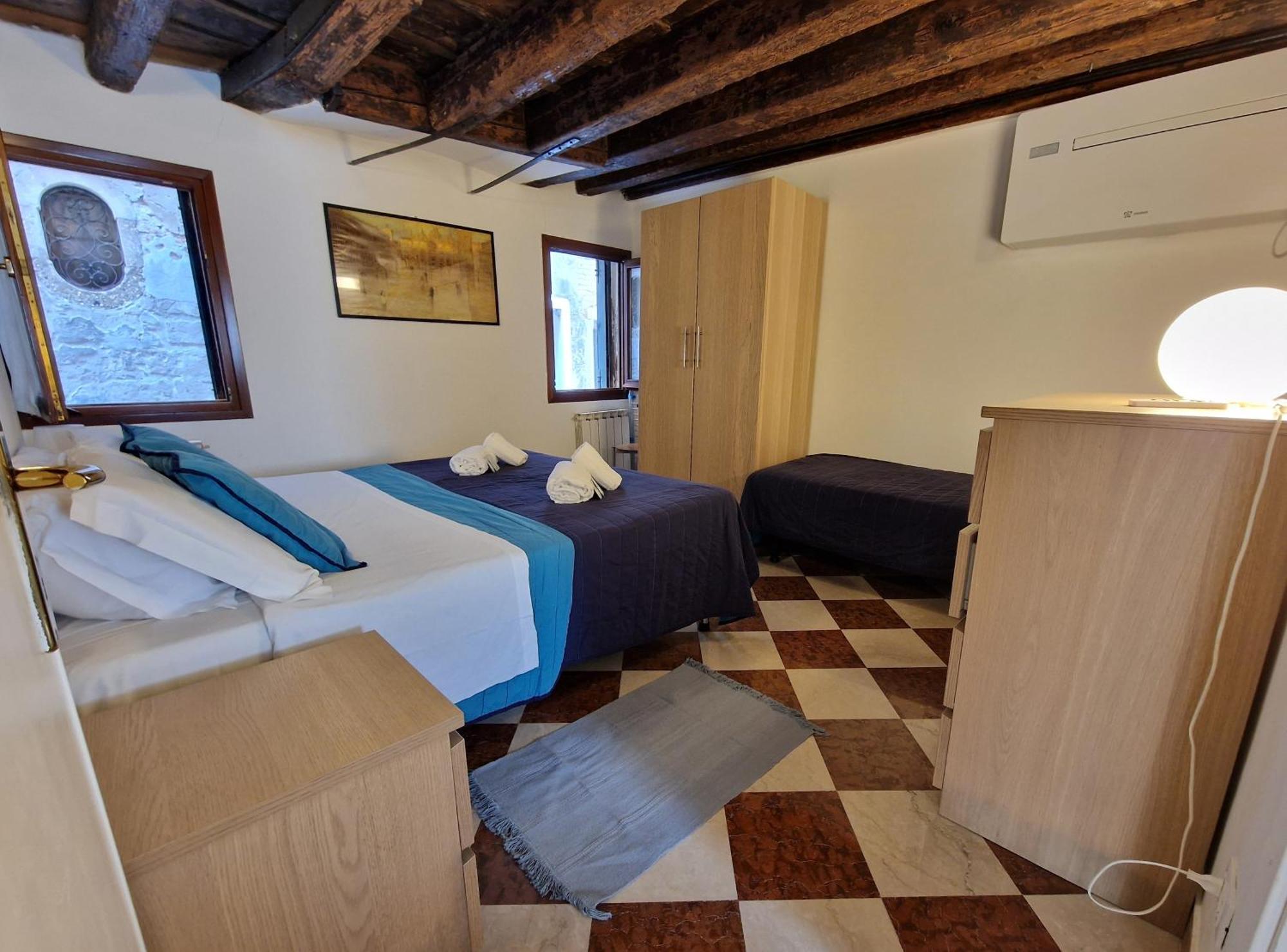 Veneziacentopercento Apartments & Rooms Exteriör bild
